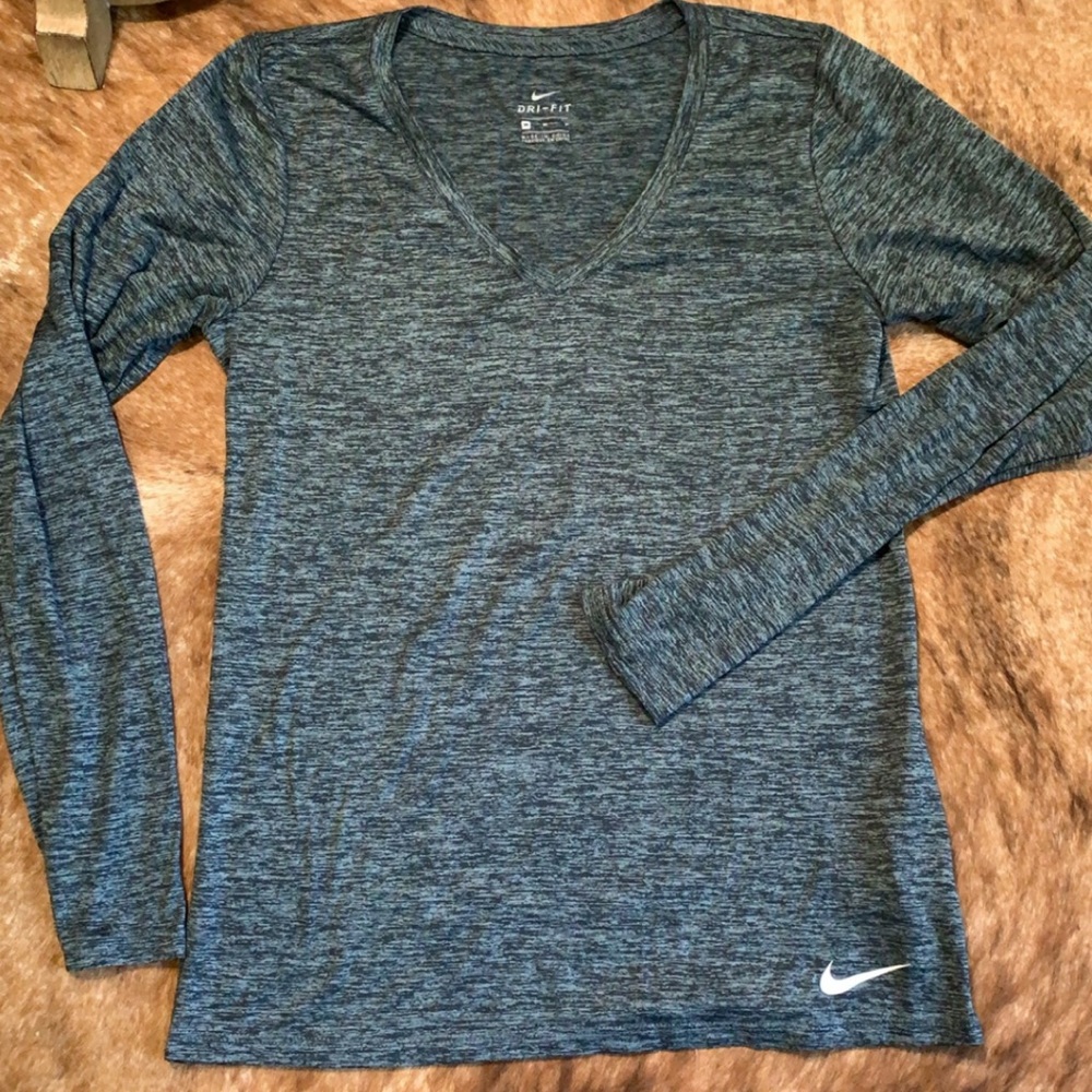 Nike women’s shirt